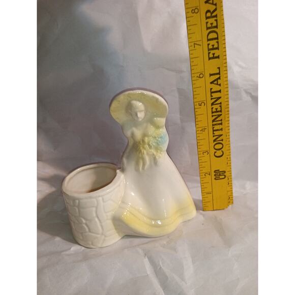 Vtg Shawnee pottery lady at the well planter - Picture 3 of 7